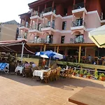 Club Chicago Hotel 3*