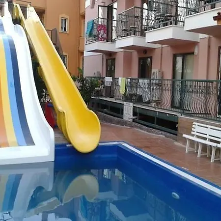 Hotel Club Chicago 3*