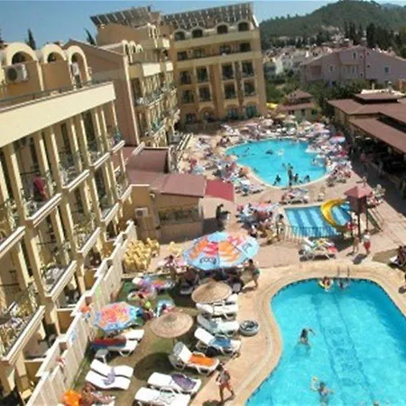 Club Chicago Hotel 2*