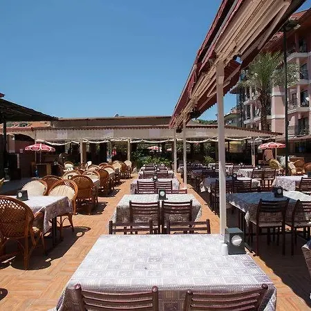 Hotel Club Chicago 2*