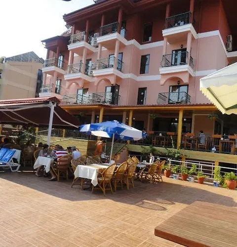 Club Chicago 酒店 3*