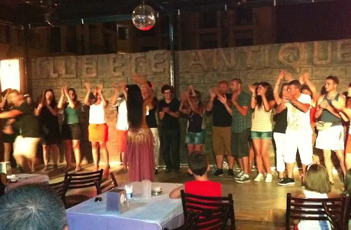 Отель Club Chicago 3*