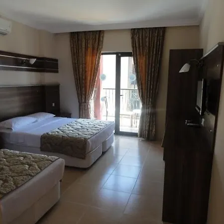 Hotel Club Chicago 3*