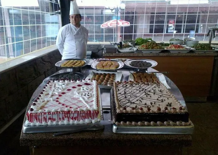 Отель Club Chicago 3*